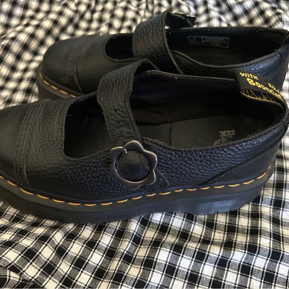 Black Kids Shoes with Flower Buckle - Picture 4 of 4